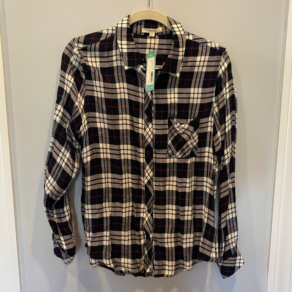 Le Lis Long Sleeve Button-Down Shirt